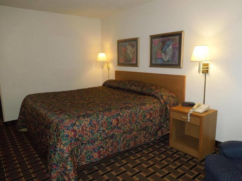 Super 8 By Wyndham Kent/Akron Area Exteriér fotografie